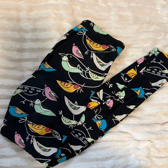 Black Bird Print Leggings - Colorful Bird Pattern - Picture 4 of 4